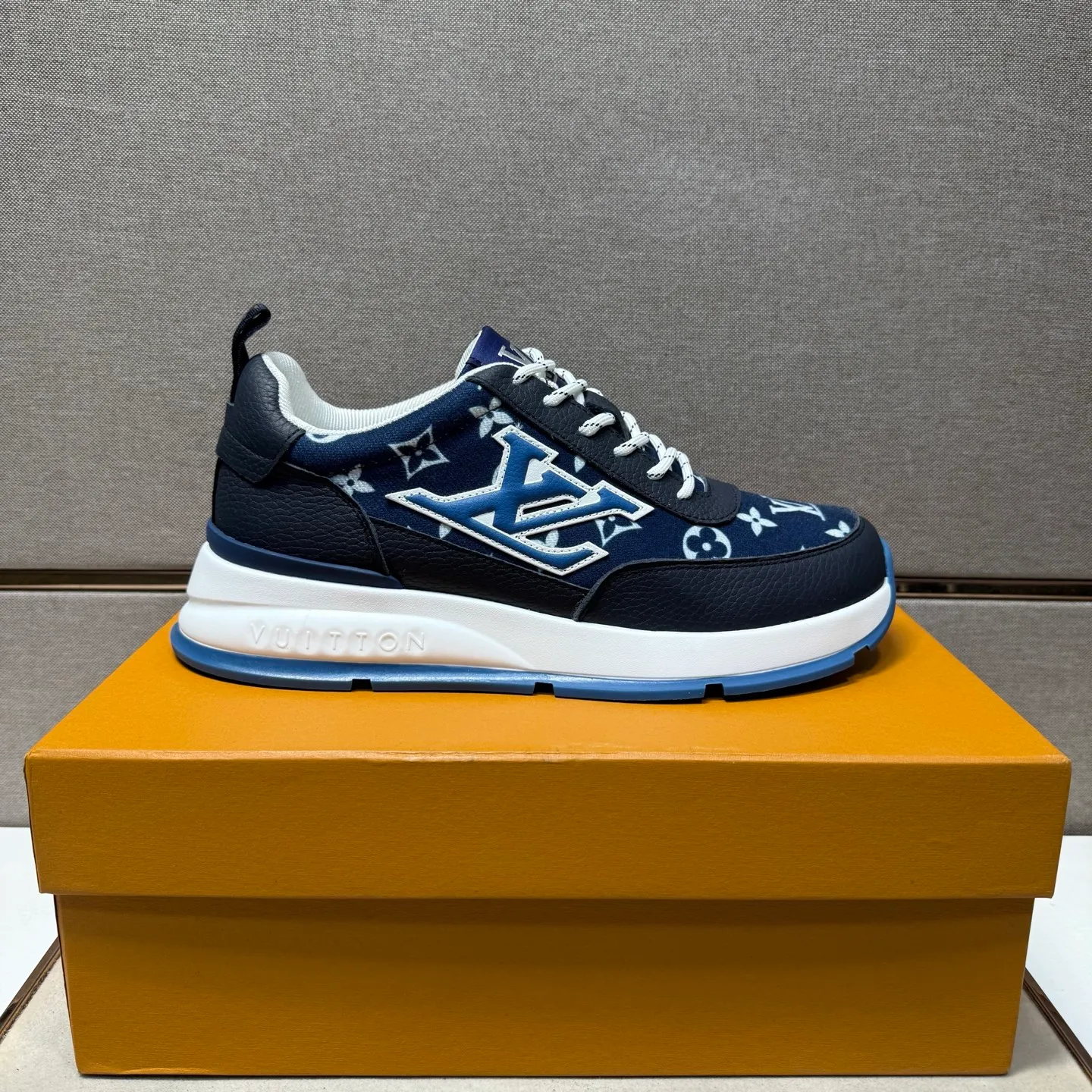⬛️Men's shoes 💰p442【LV～】Men's casual shoes 2025z cabinet sales simultaneously 🔶Size: 38-44#️⃣ 🔷3 colors🔜The upper is made of multi-material splicing➕Mesh lining, comfortable and breathable, sole: original comfortable and wear-resistant outsole, ⚠️real thing📱photographed🎬real thing is better📢📢📢